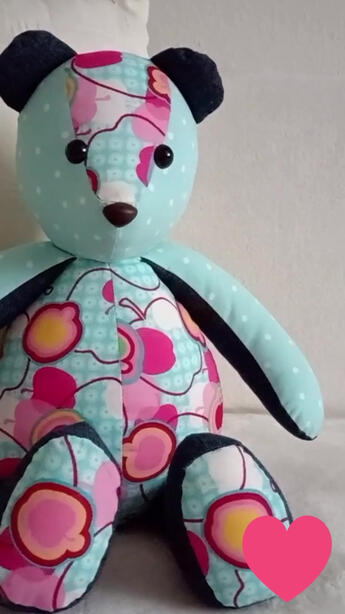 SEWNBUDDY - Memory Bear / Erinnerungsbär mit Herz SEWNBUDDY - Memory Bear / Erinnerungsbär mit Herz